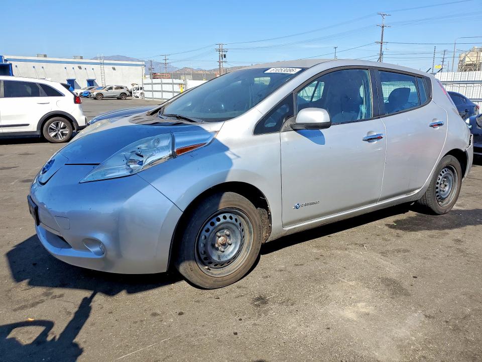 NISSAN LEAF 2013 مع رقم تعريف المركبة 1N4AZ0CP3DC420588 - صورة من المزاد