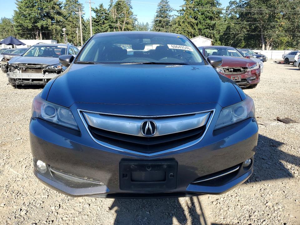 Photo 5 from auction – 2013 ACURA ILX with VIN 19VDE3F75DE301040