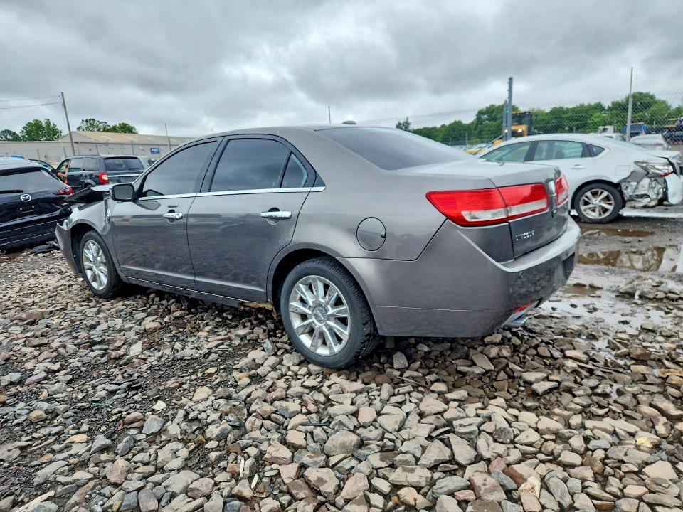 Photo 2 from auction – 2010 LINCOLN MKZ with VIN 3LNHL2GC5AR650932