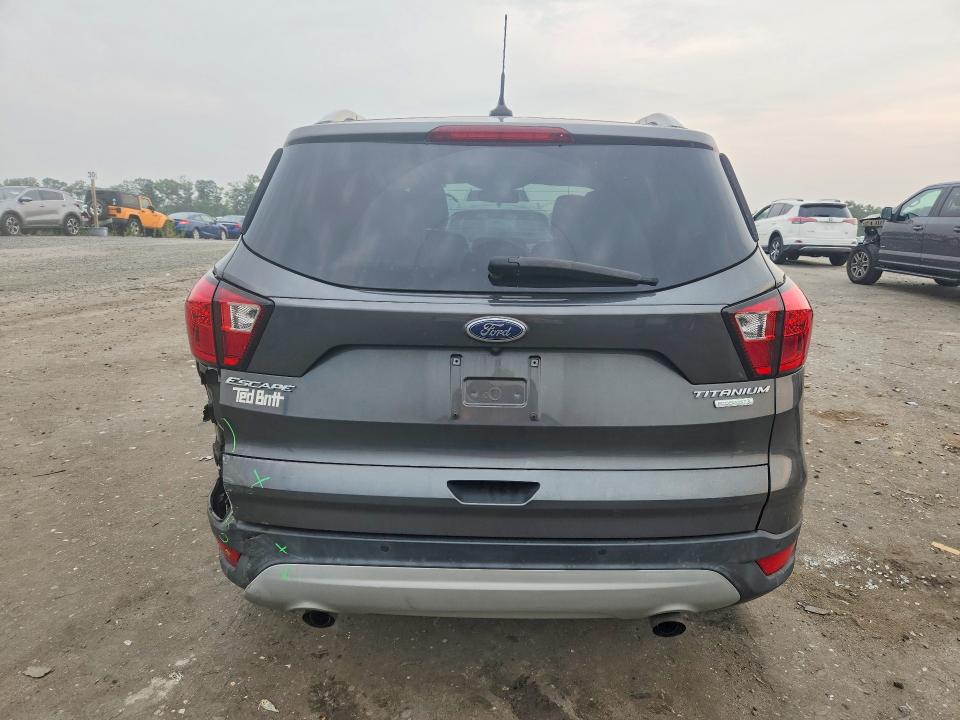 صورة رقم 6 من المزاد - 2019 FORD ESCAPE مع VIN 1FMCU0J91KUC46853