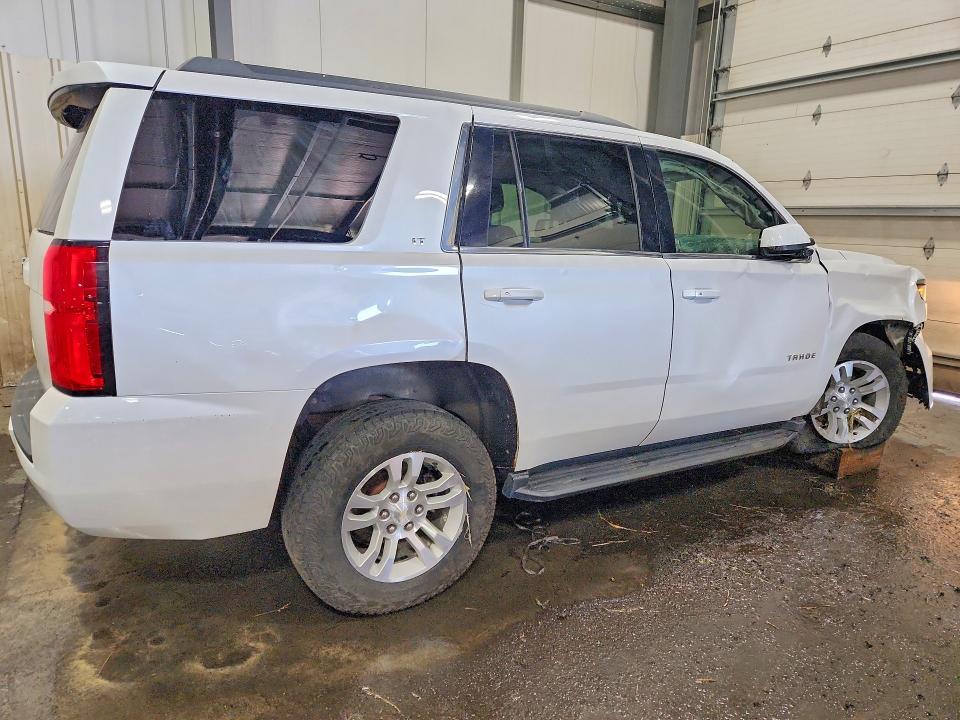 Photo 3 from auction – 2016 CHEVROLET TAHOE with VIN 1GNSKBKC7GR332794