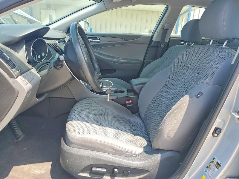 Photo 7 from auction – 2011 HYUNDAI SONATA with VIN 5NPEB4ACXBH021962