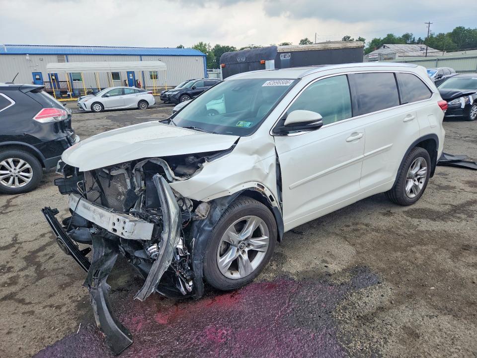 TOYOTA HIGHLANDER 2019 with VIN 5TDDZRFH1KS920258 - Photo from auction