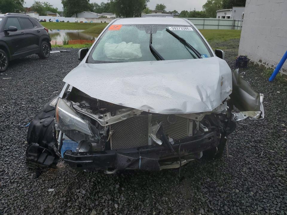 Photo 5 from auction – 2018 TOYOTA COROLLA with VIN 2T1BURHE6JC090005