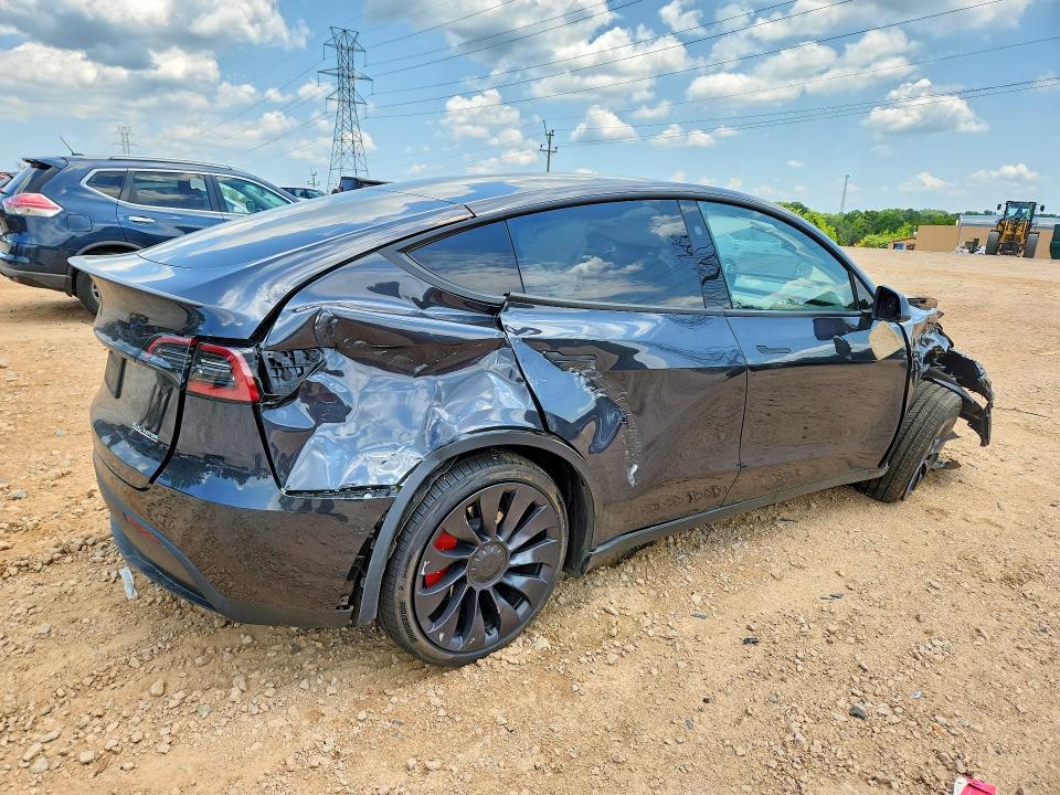 Photo 3 from auction – 2024 TESLA MODEL Y with VIN 7SAYGDEF9RF042073
