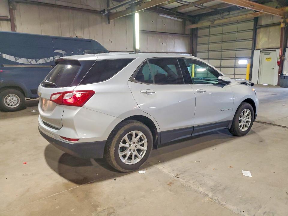 Photo 3 from auction – 2018 CHEVROLET EQUINOX with VIN 2GNAXJEV3J6126153