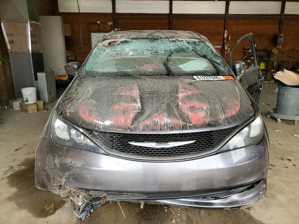 Photo 5 from auction – 2017 CHRYSLER PACIFICA with VIN 2C4RC1DGXHR835990