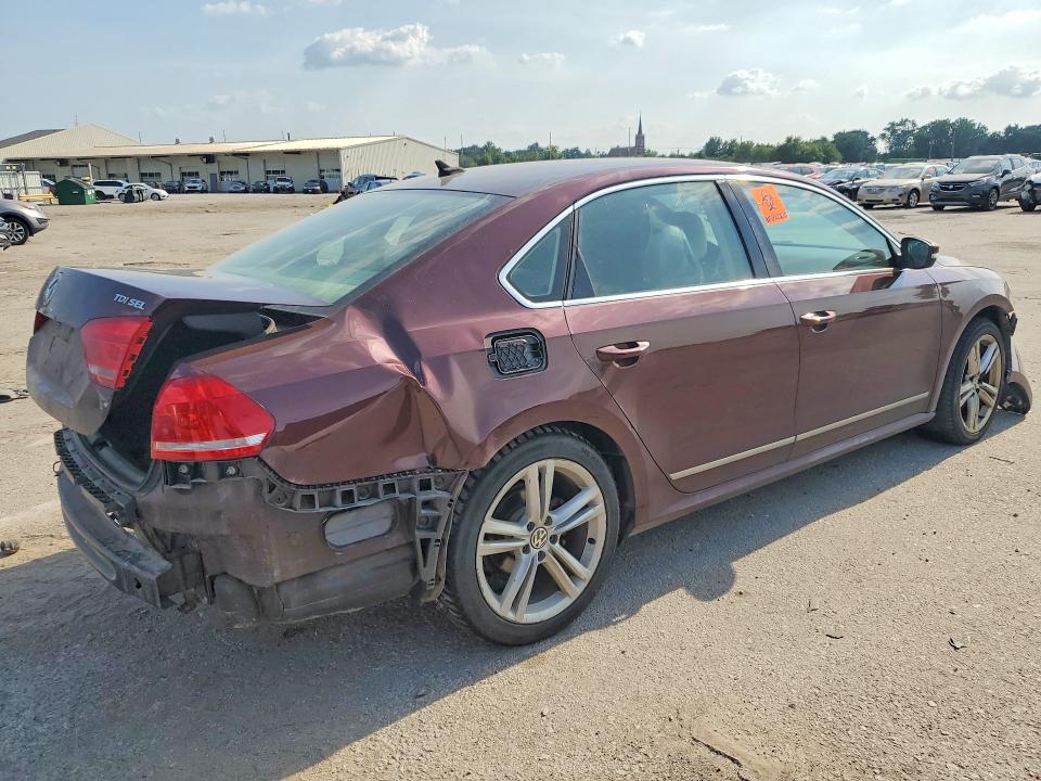 Photo 3 from auction – 2014 VOLKSWAGEN PASSAT with VIN 1VWCN7A32EC018339