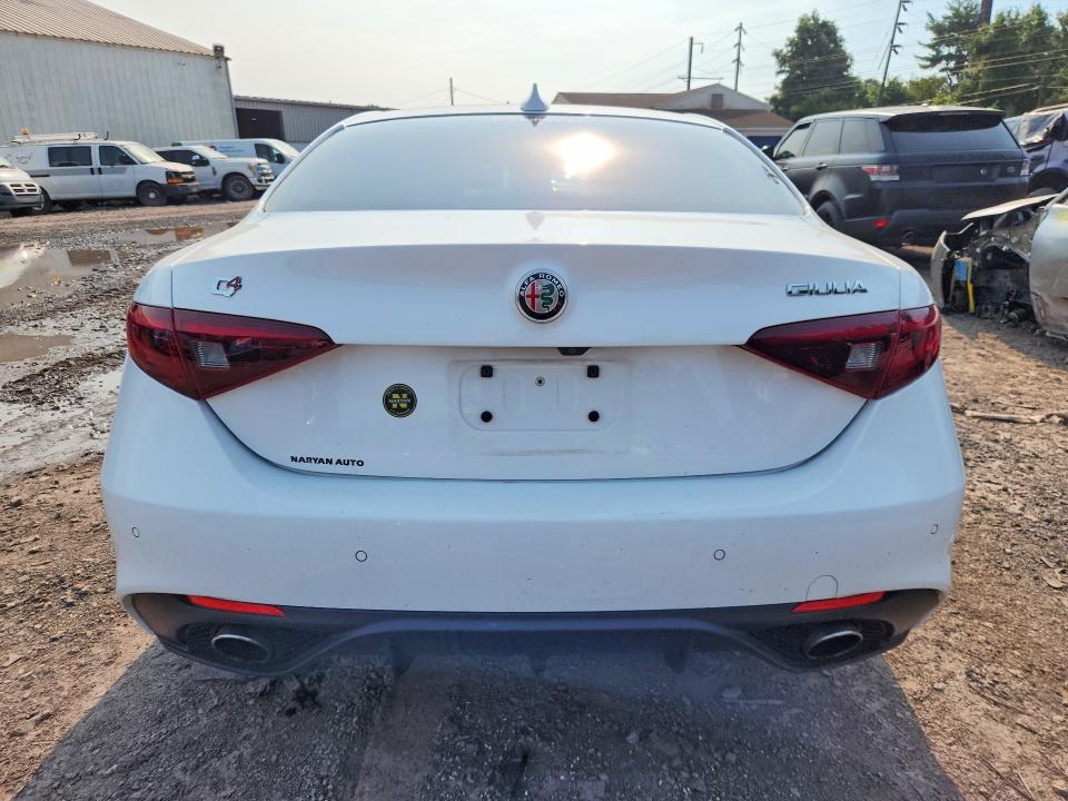 Photo 6 from auction – 2019 ALFA ROMEO GIULIA with VIN ZARFANAN2K7621206