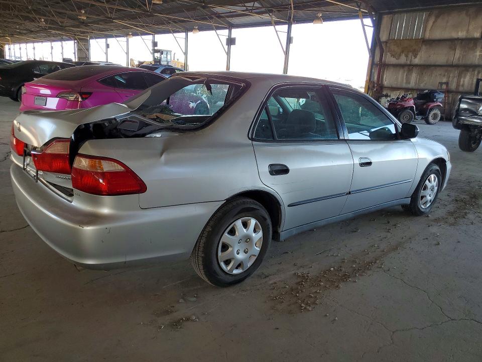 Photo 3 from auction – 2000 HONDA ACCORD with VIN 1HGCF8645YA082044