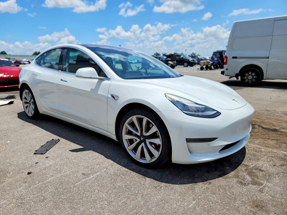 Zdjęcie 4 z aukcji – 2018 TESLA MODEL 3 z VIN 5YJ3E1EA9JF154604