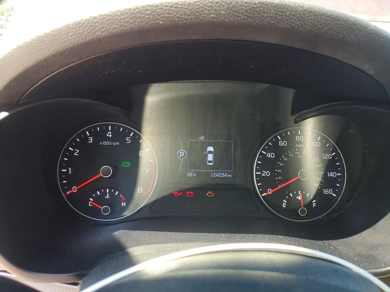 Photo 9 from auction – 2016 KIA OPTIMA with VIN 5XXGT4L34GG107340