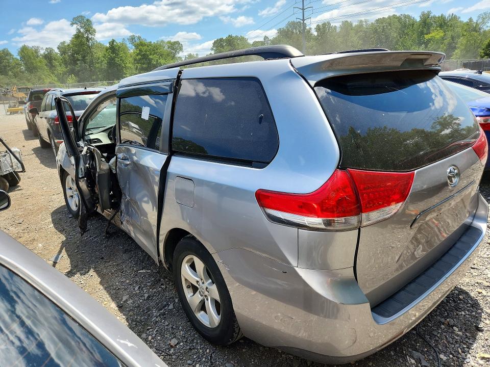 Photo 2 from auction – 2013 TOYOTA SIENNA with VIN 5TDYK3DC7DS328098