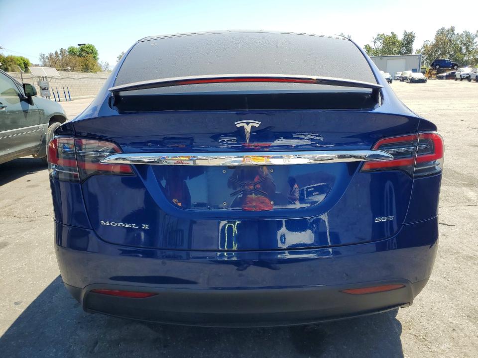 Photo 6 from auction – 2016 TESLA MODEL X with VIN 5YJXCAE27GF001924
