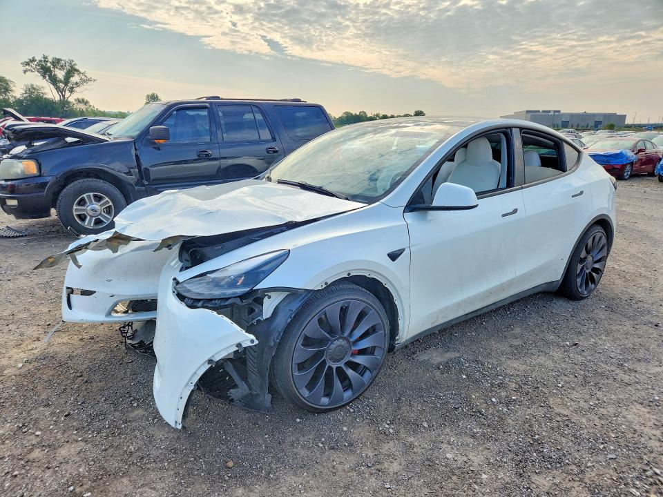 Фото 1 с аукциона – 2024 TESLA MODEL Y с VIN 7SAYGDEF2RA330501