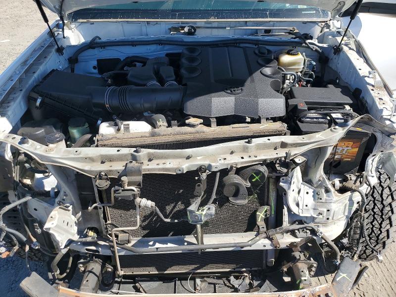 Photo 12 from auction – 2015 TOYOTA 4RUNNER with VIN JTEBU5JR5F5253832