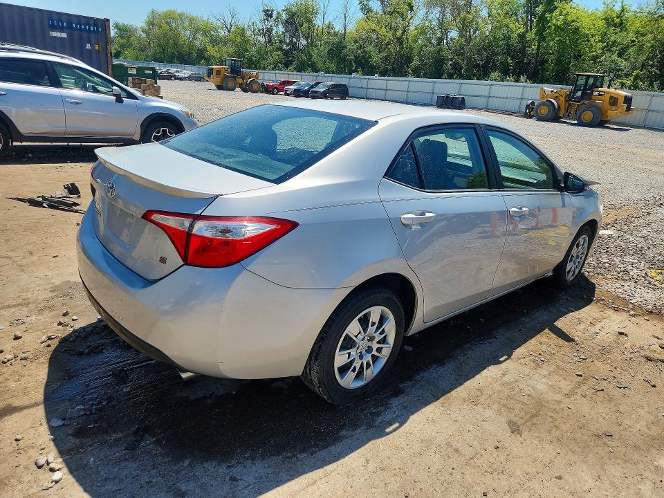 Photo 3 from auction – 2015 TOYOTA COROLLA with VIN 2T1BURHEXFC333869