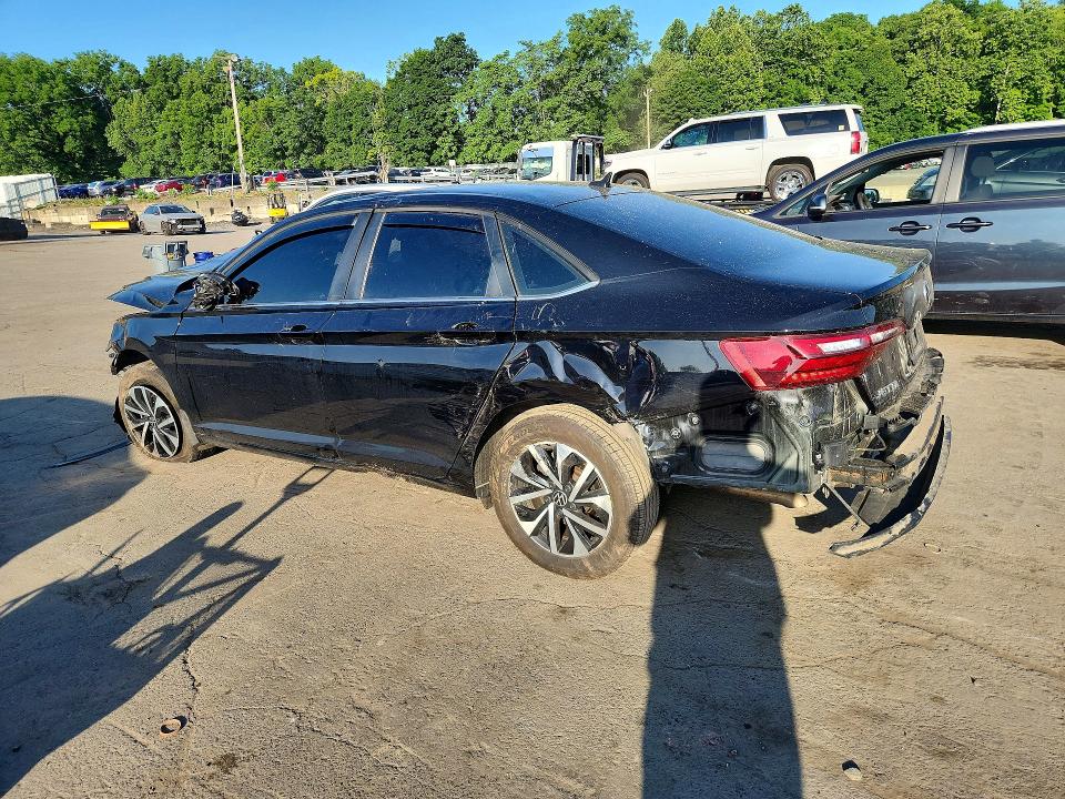 Photo 2 from auction – 2023 VOLKSWAGEN JETTA with VIN 3VW4M7BU1PM057259