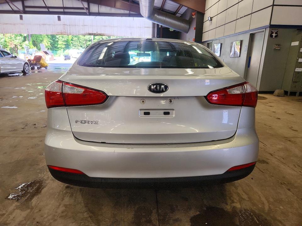 Photo 6 from auction – 2014 KIA FORTE with VIN KNAFX4A64E5220894