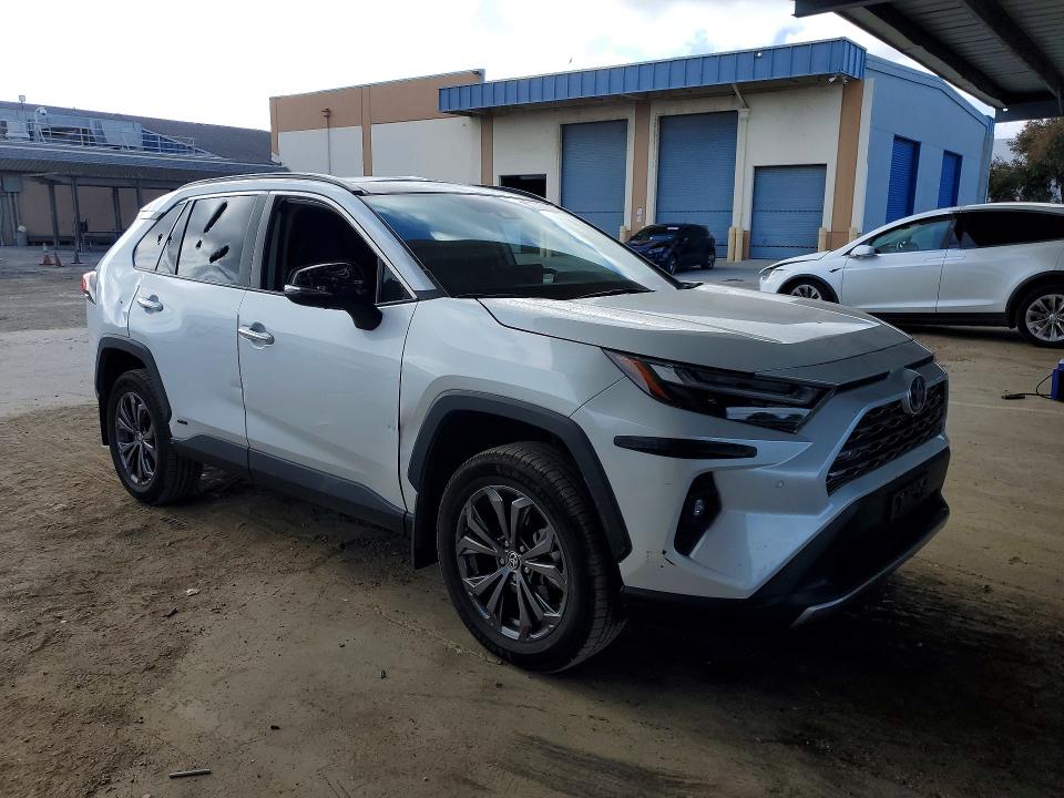 Photo 4 from auction – 2024 TOYOTA RAV4 with VIN 4T3D6RFV4RU141718