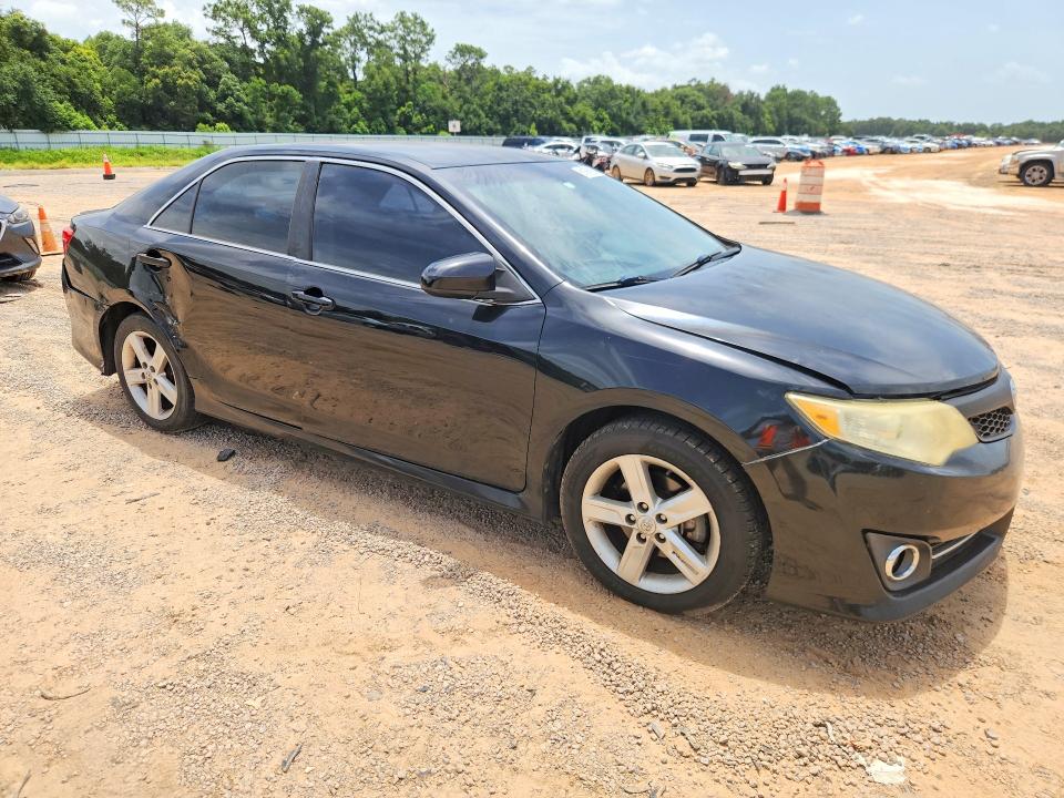 Zdjęcie 4 z aukcji – 2014 TOYOTA CAMRY z VIN 4T1BF1FK2EU326383