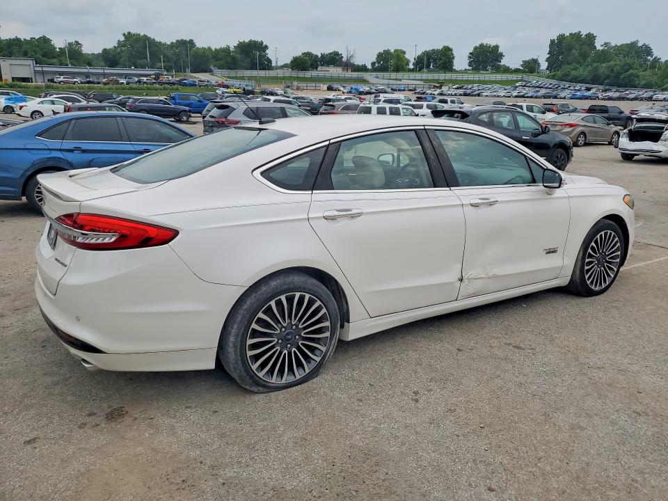 Photo 3 from auction – 2018 FORD FUSION with VIN 3FA6P0SU8JR145607