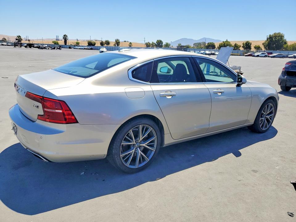 Photo 3 from auction – 2017 VOLVO S90 with VIN YV1A22MK0H1016091