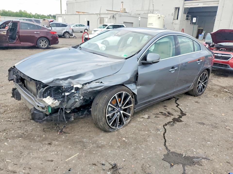 2016 VOLVO S60 - Търг №61998226