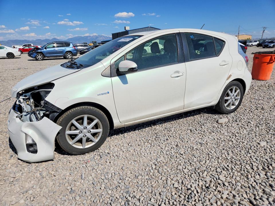 TOYOTA PRIUS C 2014 with VIN JTDKDTB38E1080736 - Photo from auction
