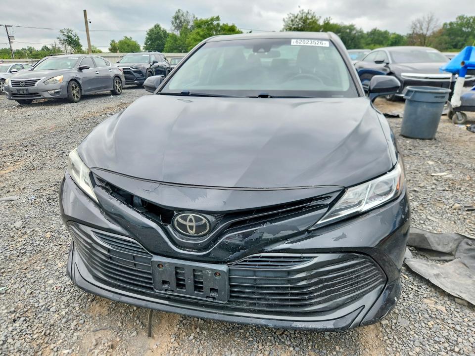 Photo 5 from auction – 2019 TOYOTA CAMRY with VIN 4T1B11HK2KU742490