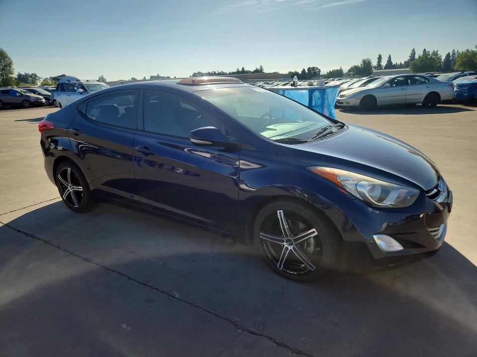 Photo 4 from auction – 2013 HYUNDAI ELANTRA with VIN 5NPDH4AE9DH207992