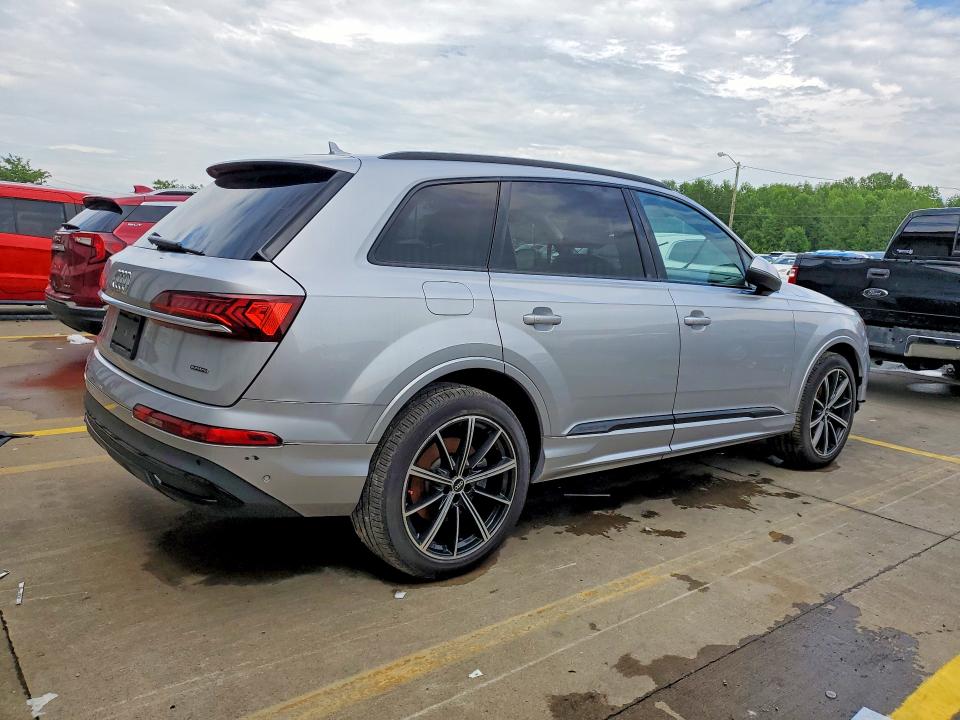 Photo 3 from auction – 2021 AUDI Q7 with VIN WA1LXAF79MD027371