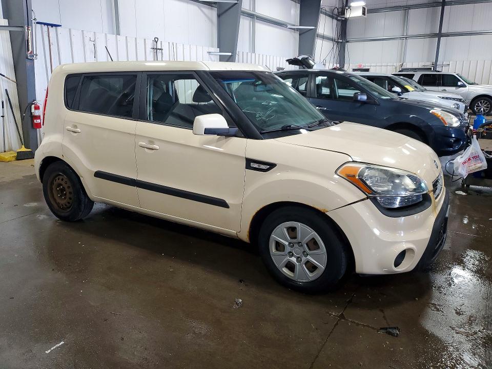 Photo 4 from auction – 2012 KIA SOUL with VIN KNDJT2A53C7424687