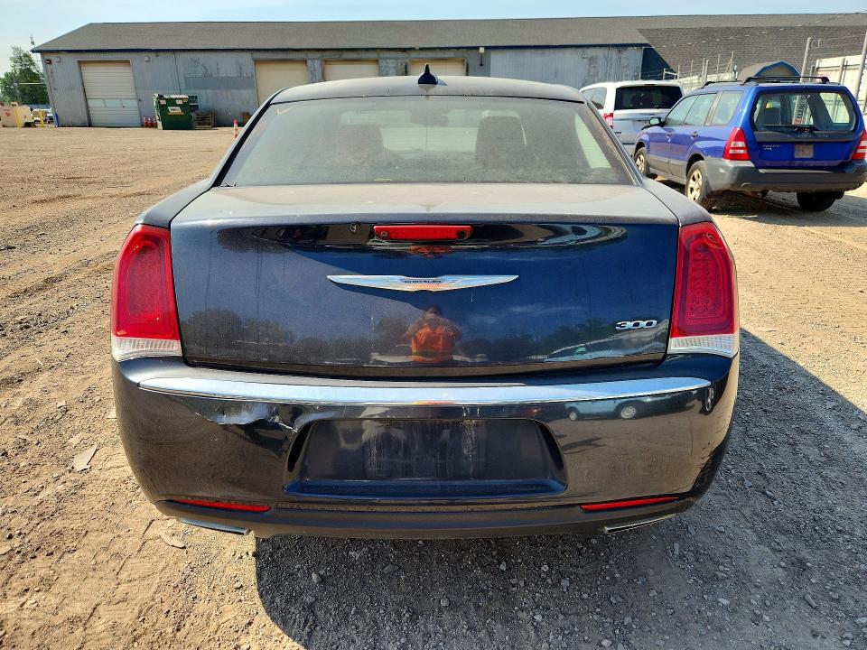 Photo 6 from auction – 2015 CHRYSLER 300 with VIN 2C3CCAAG8FH830448