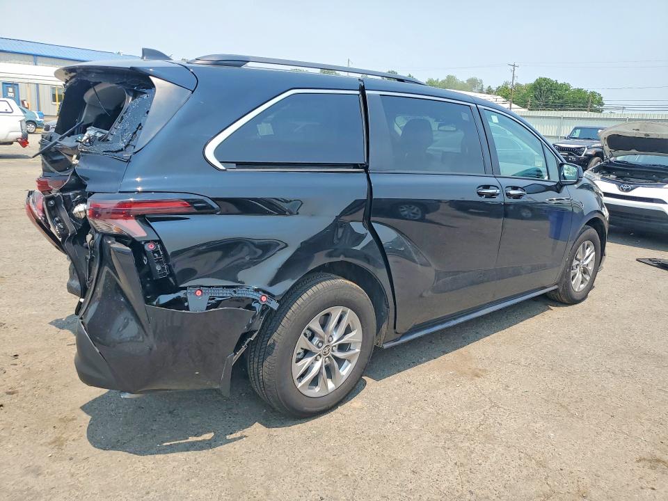 Photo 3 from auction – 2026 TOYOTA SIENNA with VIN 5TDYSKFCXTS261583