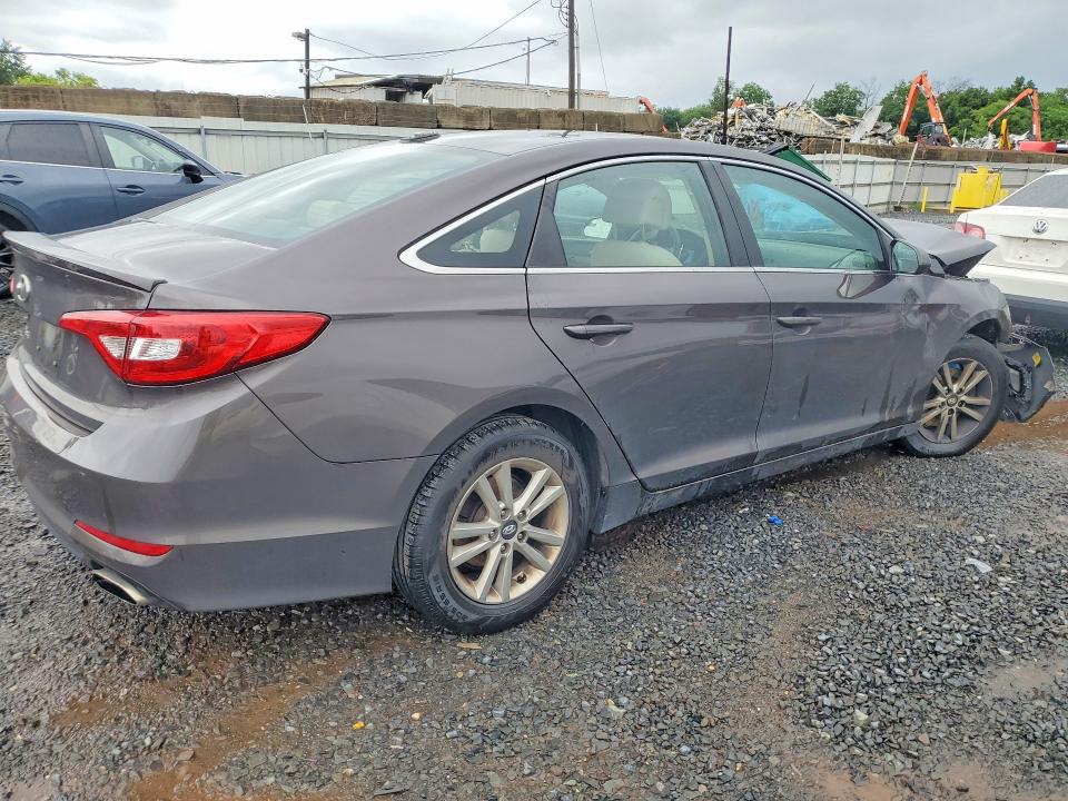 Photo 3 from auction – 2017 HYUNDAI SONATA with VIN 5NPE24AFXHH483487