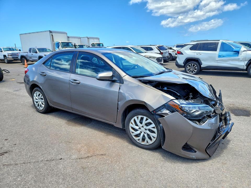 Photo 4 from auction – 2017 TOYOTA COROLLA with VIN 5YFBURHE6HP731423