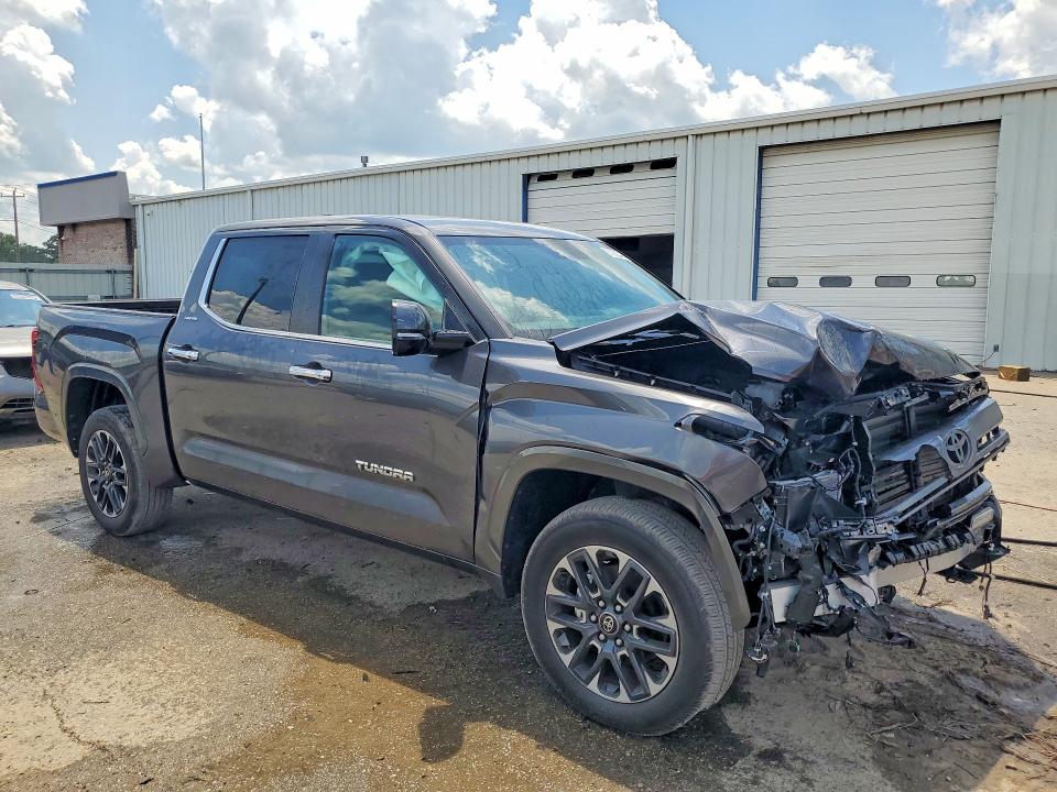 Photo 4 from auction – 2026 TOYOTA TUNDRA with VIN 5TFJA5DB9TX374886