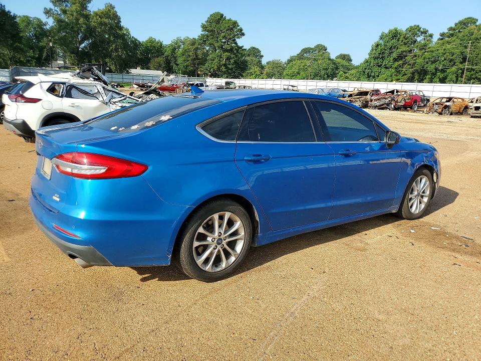 Photo 3 from auction – 2019 FORD FUSION with VIN 3FA6P0HDXKR170310
