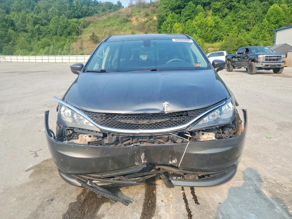 Photo 5 from auction – 2017 CHRYSLER PACIFICA with VIN 2C4RC1CG0HR522660
