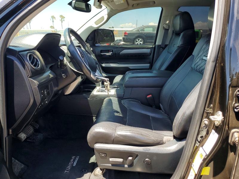 Снимка 7 от търг – 2018 TOYOTA TUNDRA с VIN 5TFAY5F11JX742636
