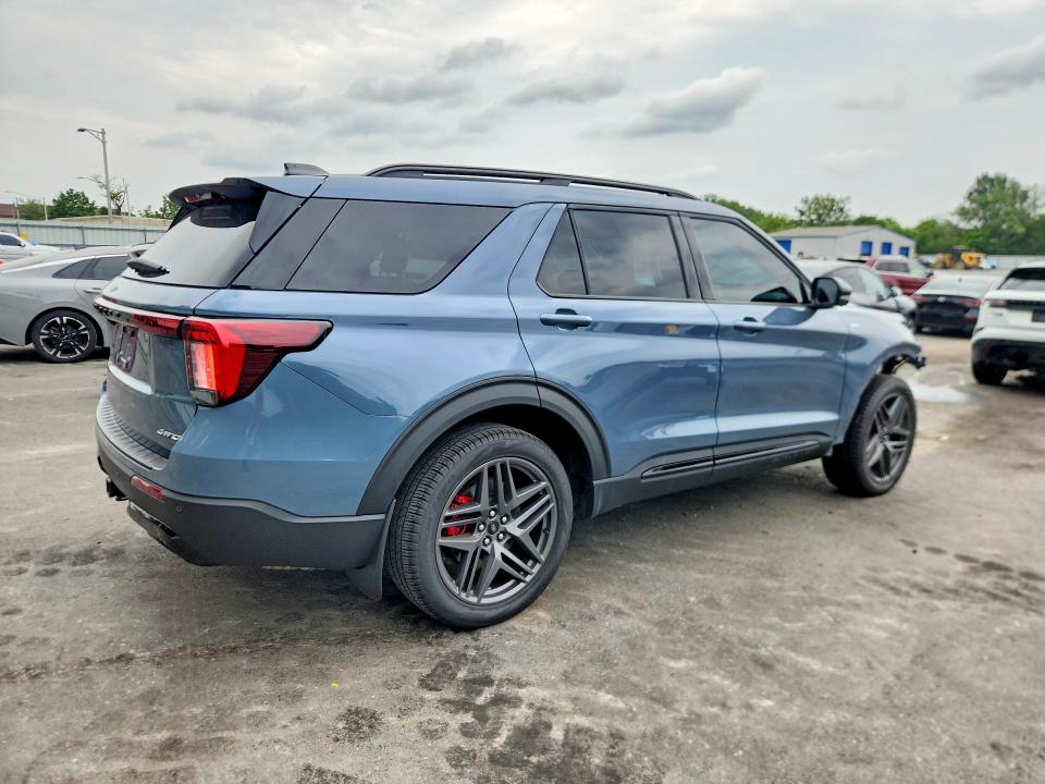 Photo 3 from auction – 2025 FORD EXPLORER with VIN 1FMUK8KH5SGC73731