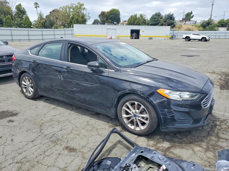 Photo 4 from auction – 2019 FORD FUSION with VIN 3FA6P0HDXKR203693
