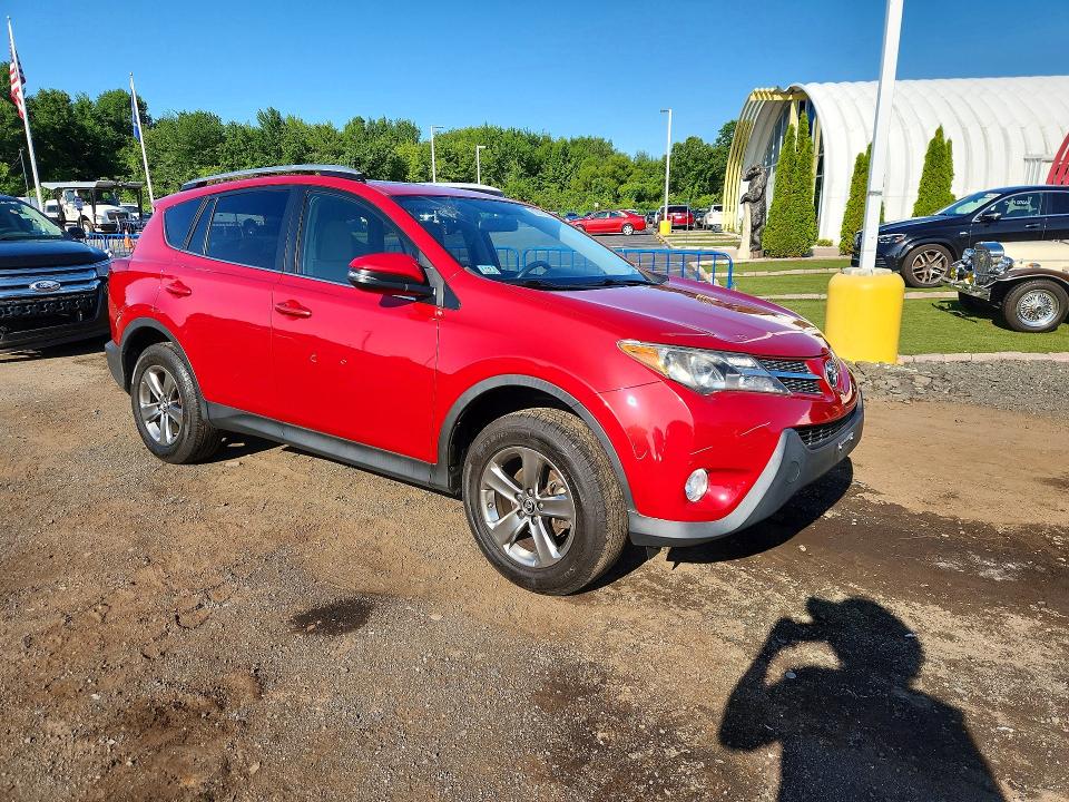 Photo 4 from auction – 2015 TOYOTA RAV4 with VIN JTMRFREV0FD148438