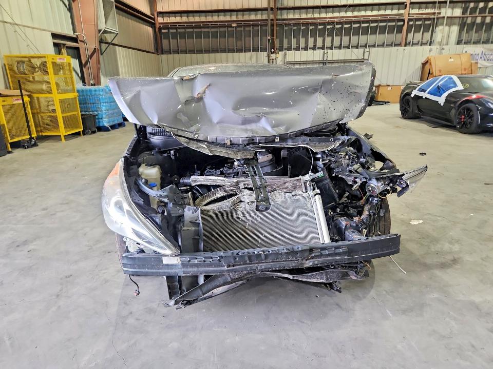 Photo 5 from auction – 2012 HYUNDAI SONATA with VIN 5NPEC4AC4CH418436