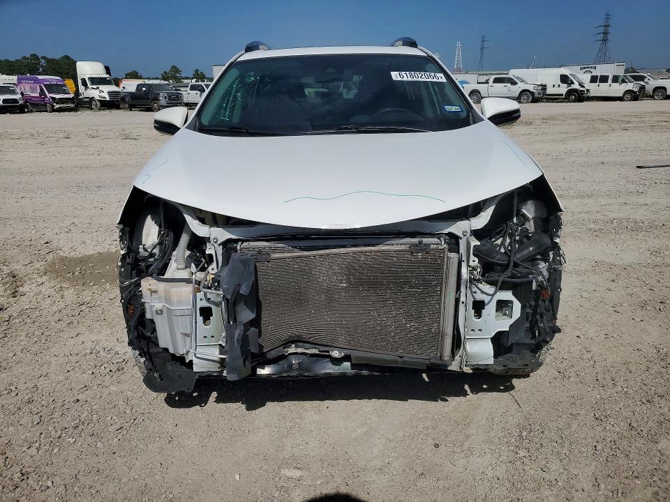 Photo 5 from auction – 2017 TOYOTA RAV4 with VIN 2T3WFREV9HW315677