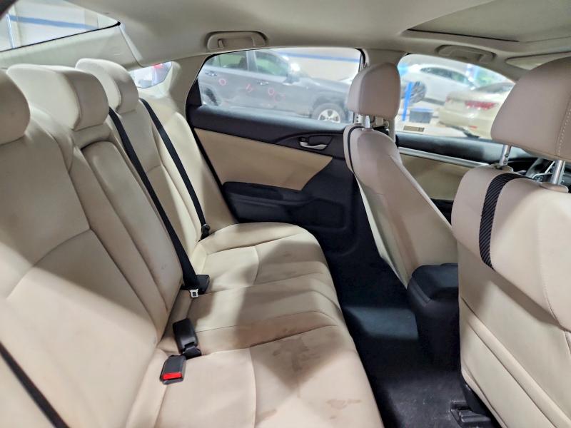 Photo 10 from auction – 2018 HONDA CIVIC with VIN 19XFC2F70JE038919