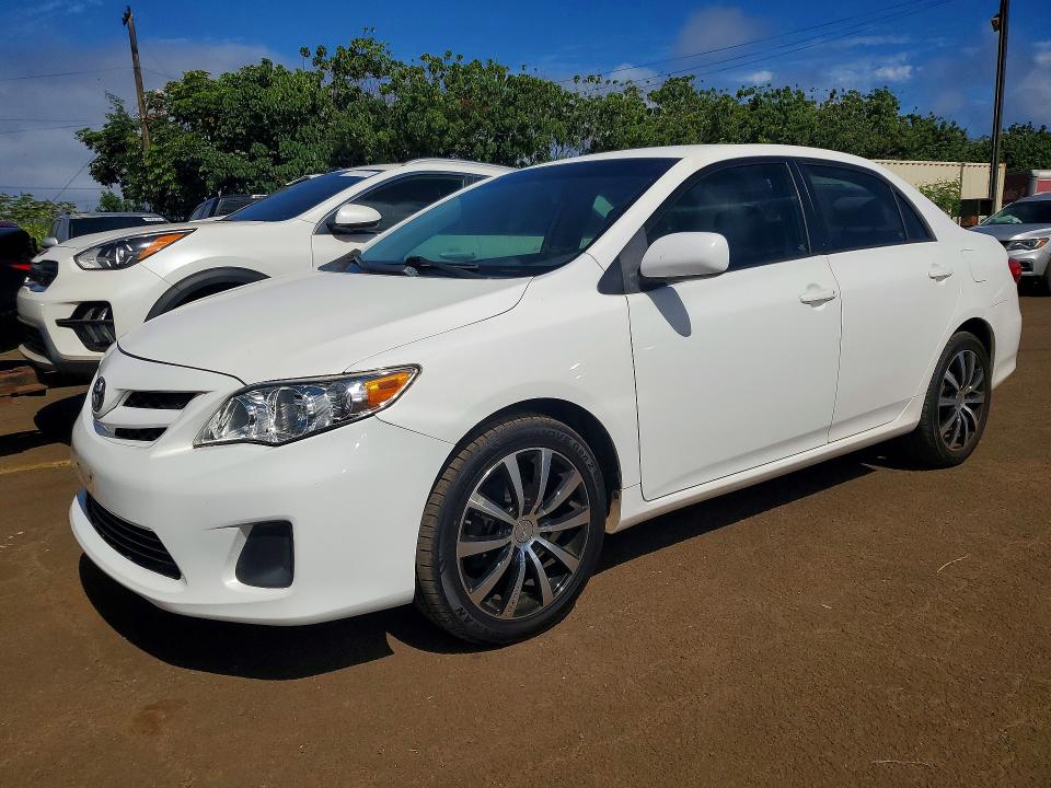 TOYOTA COROLLA 2012 с VIN 2T1BU4EE5CC755552 - Снимка от търг