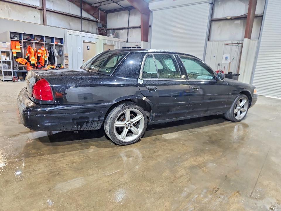 Photo 3 from auction – 2007 FORD CROWN VICTORIA with VIN 2FAHP71WX7X101011