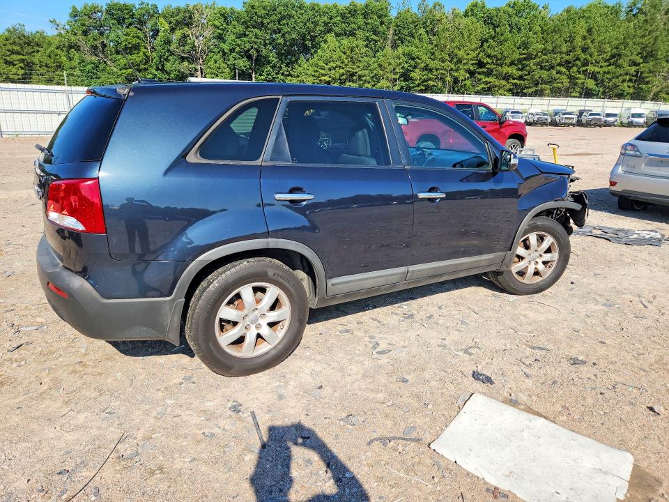 Photo 3 from auction – 2012 KIA SORENTO with VIN 5XYKT3A12CG292175